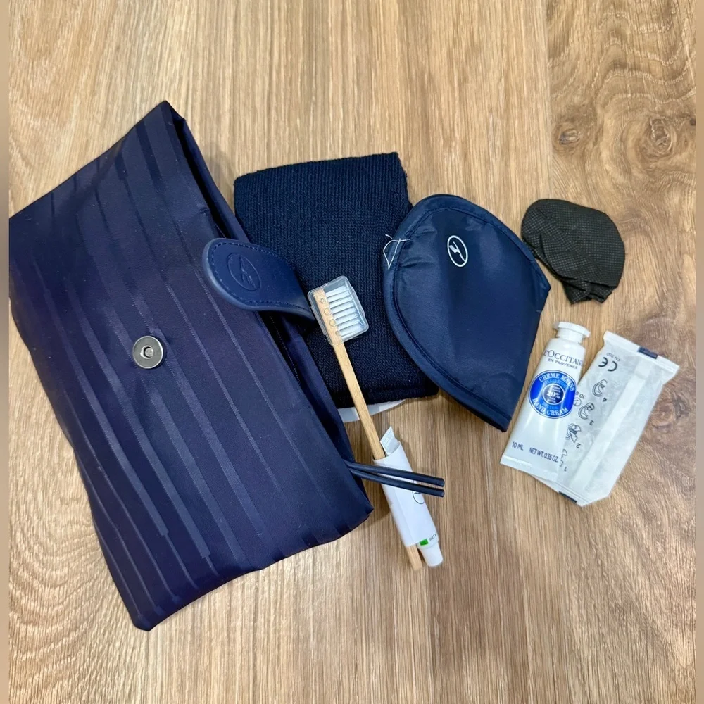 Lufthansa Business Class Amenity Kit Navy Complete